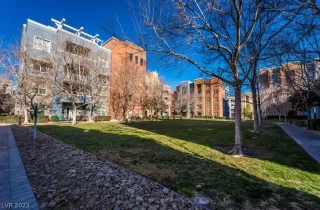 Photo #1: 2468800 Listing