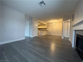 Photo #3: 2468863 Listing 