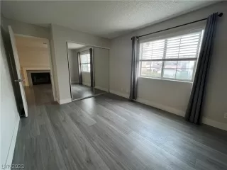 Photo #4: 2468863 Listing 