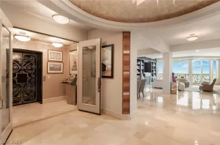 Photo #2: 2468872 Listing