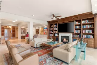 Photo #5: 2468872 Listing