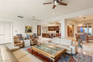 Photo #6: 2468872 Listing