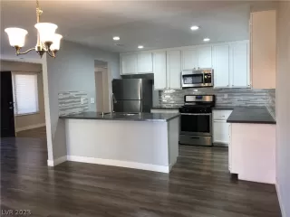 Photo #1: 2468887 Listing