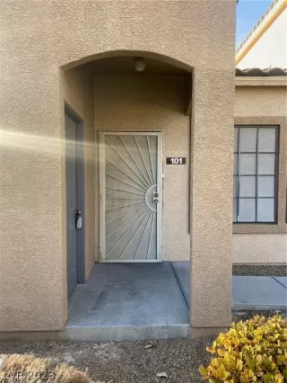 Photo #1: 2468894 Listing