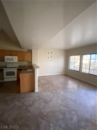 Photo #6: 2468894 Listing