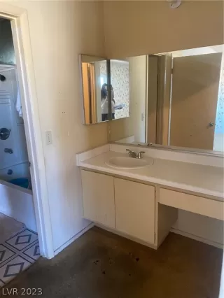Photo #2: 2468895 Listing 