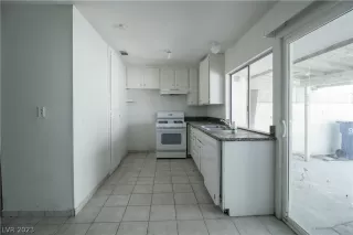 Photo #1: 2468907 Listing 