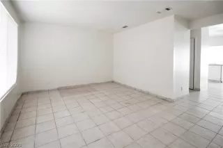 Photo #2: 2468907 Listing 