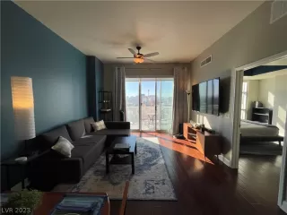 Photo #2: 2468930 Listing 