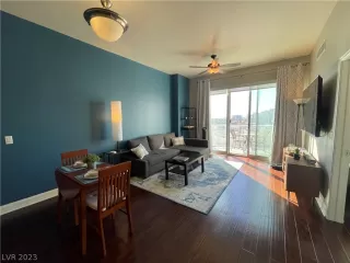 Photo #3: 2468930 Listing 