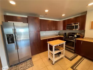 Photo #6: 2468930 Listing 