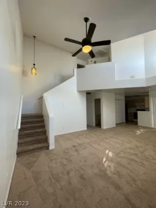 Photo #4: 2468934 Listing