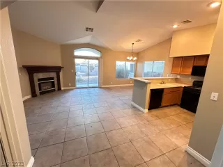 Photo #1: 2468944 Listing 