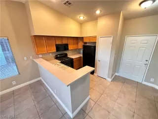 Photo #2: 2468944 Listing 