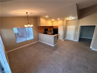 Photo #3: 2468944 Listing 