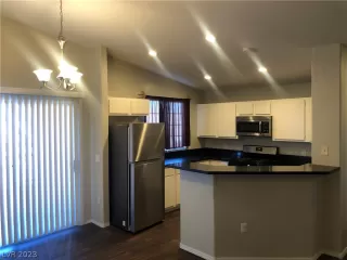 Photo #4: 2468964 Listing 