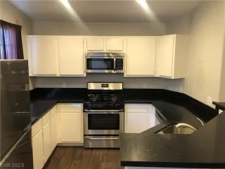 Photo #5: 2468964 Listing 