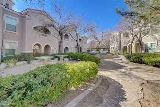 Photo #3: 2468965 Listing 