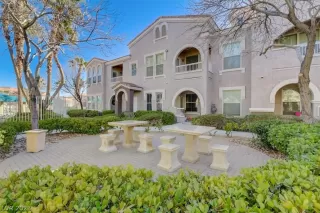 Photo #4: 2468965 Listing 