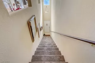 Photo #5: 2468965 Listing 