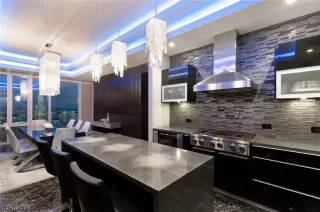 Photo #3: 2468986 Listing 