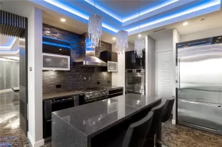 Photo #5: 2468986 Listing 