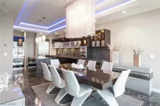 Photo #6: 2468986 Listing 