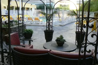 Photo #3: 2468994 Listing 