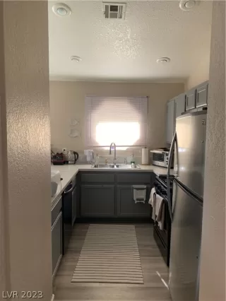 Photo #3: 2468997 Listing 