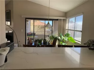 Photo #4: 2468997 Listing 