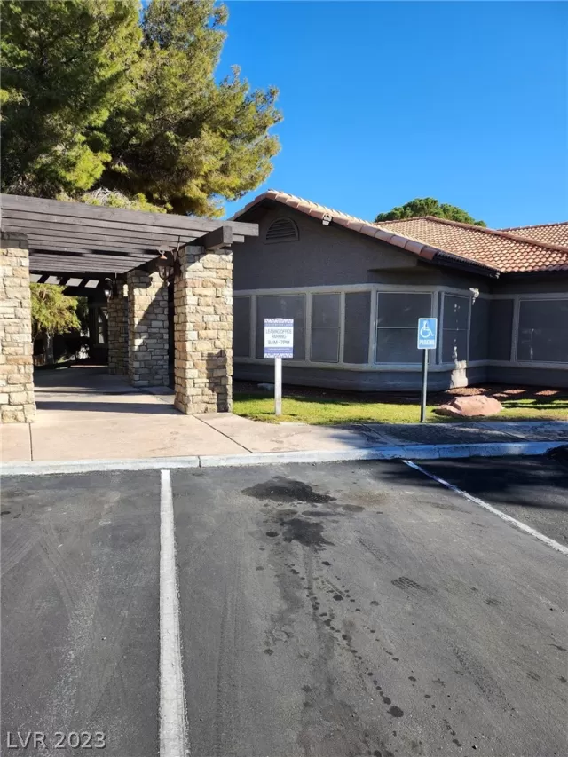 MLS: 2468998 Condo For Sale