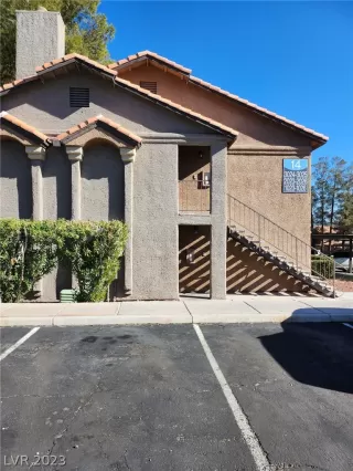 Photo #2: 2468998 Listing 