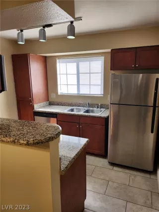 Photo #5: 2468998 Listing 