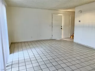 Photo #2: 2469011 Listing 