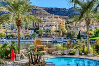 Photo #2: 2469019 Listing 