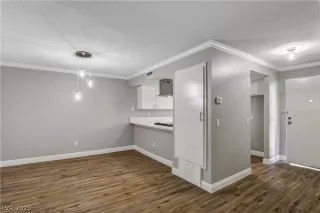 Photo #4: 2469054 Listing 