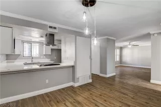 Photo #6: 2469054 Listing 