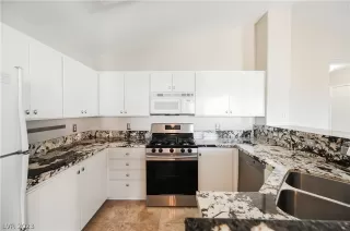 Photo #5: 2469060 Listing 