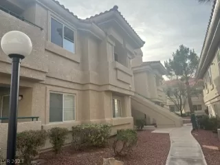 Photo #1: 2469069 Listing