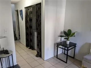 Photo #2: 2469098 Listing 