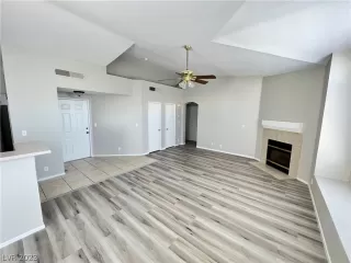 Photo #4: 2469162 Listing 