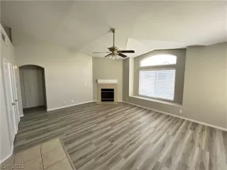 Photo #5: 2469162 Listing 