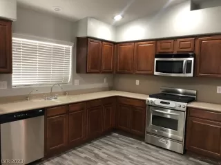 Photo #4: 2469169 Listing 