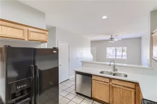 Photo #4: 2469170 Listing 