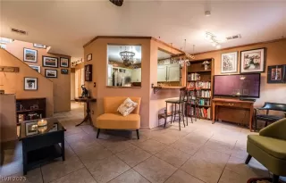 Photo #5: 2469182 Listing 