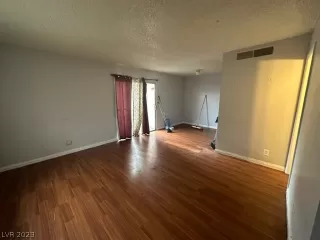 Photo #1: 2469209 Listing 