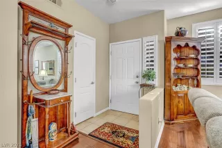 Photo #3: 2469241 Listing