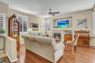 Photo #5: 2469241 Listing