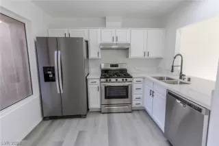 Photo #3: 2469250 Listing