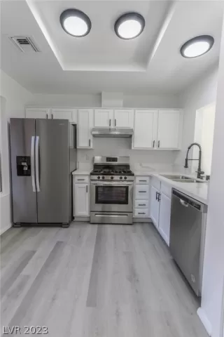 Photo #4: 2469250 Listing